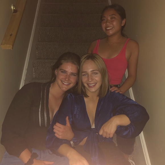 Meet your Posher, Lauren - Picture 1 of 1